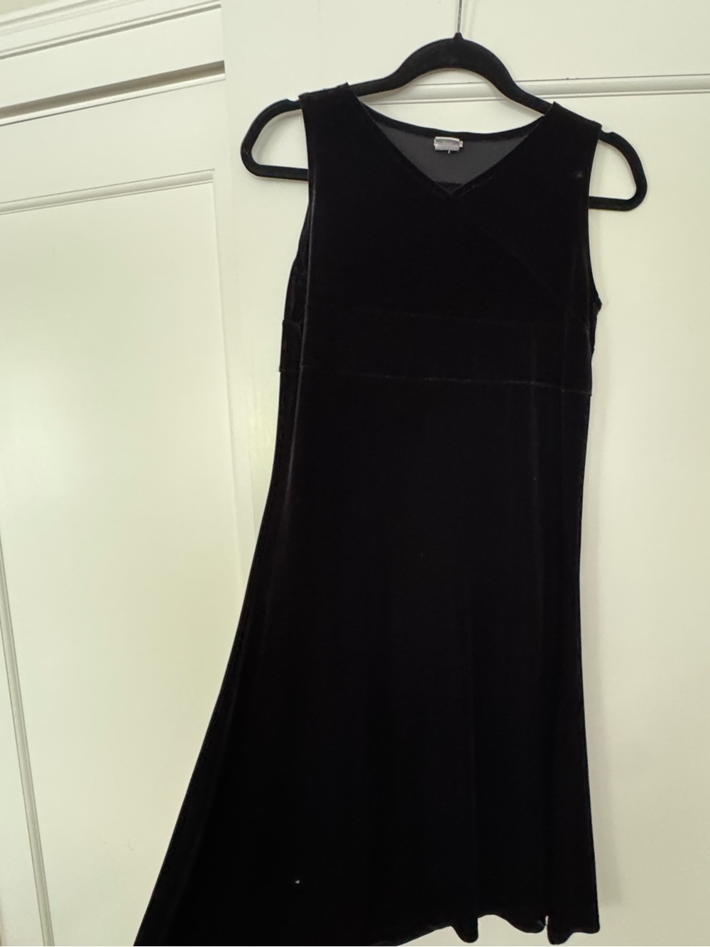 Sleeveless Black Velvet Asymmetrical Dress